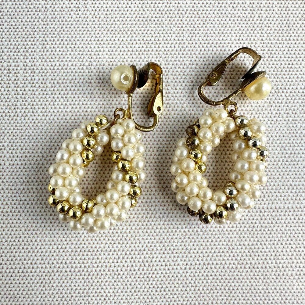 Vintage Faux Pearl & Gold Bead Clip-On Earrings Mid Century Bridal Jewelry 1.5" - Picture 4 of 8